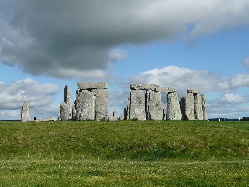 P1000193- Site megalithique de Stonehenge erige en 3000 av JC et remanie plusieurs fois depuis.JPG - Site mégalithique de Stonehenge érigé en 3000 av JC et remanié plusieurs fois par la suite